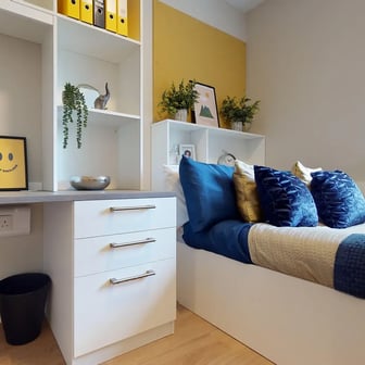 6 Bed Classic En Suite - Image 1