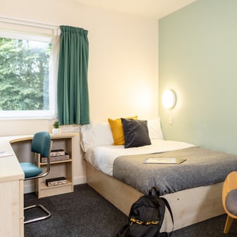 Deluxe En Suite - Image 1