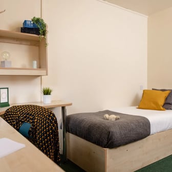 1 Bed Apartment (Shared Access) - Image 1