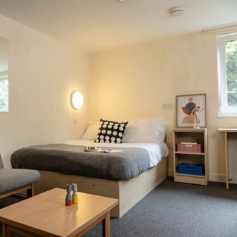 Studio Apartment - Image 2