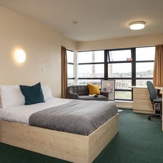 Platinum – En Suite - Image 1