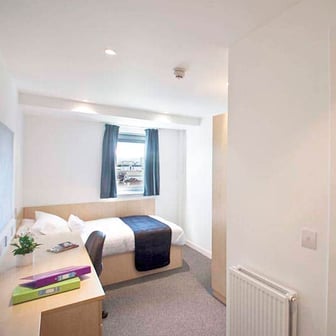 Classic Ensuite - Image 3