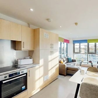 Classic En-suite - Image 5