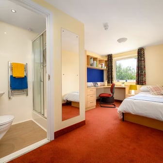 6 Bedroom Apartment – Classic - Image 1