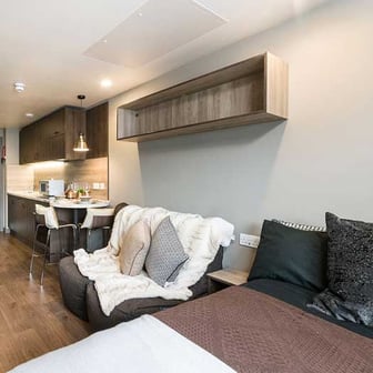 Deluxe Studio