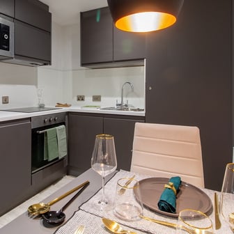 Classic 2 Bed Apartment - Image 4
