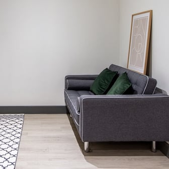 Classic 2 Bed Apartment - Image 5