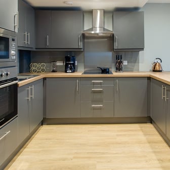 Penthouse 1 Bed Accessible Apartment - Image 7