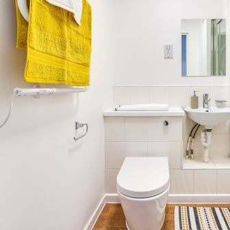 Silver Ensuite - Image 3
