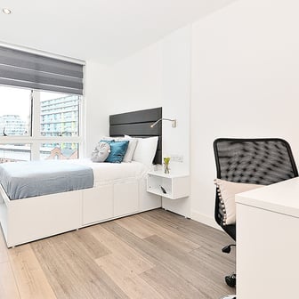 Large Classic Studio - Image 1