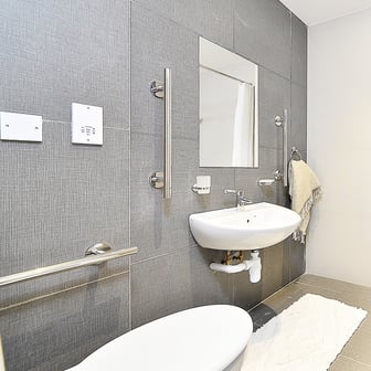 Large Premium Studio - Image 3
