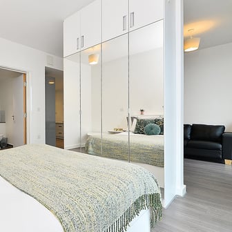 One Bed Apartment - Image 3