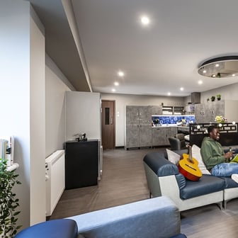 Shared Kitche/Lounge