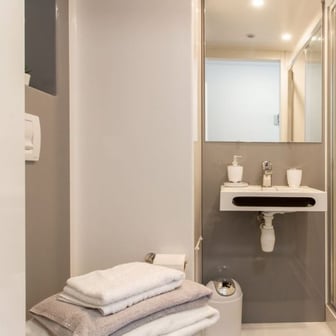Classic Ensuite - Image 3