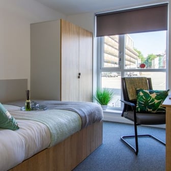 Classic Ensuite - Image 2
