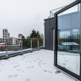 Premium Balcony Studio - Image 7
