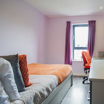 Gold Ensuite - Image 2