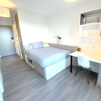 Premier Ensuite Plus - Image 1