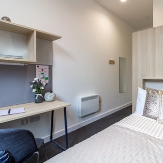 Classic Ensuite - Image 1