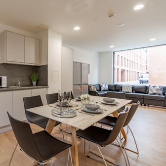 Classic Ensuite Townhouse - Image 4