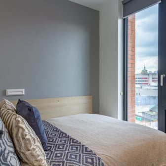 Classic 2 Bed Apartment - Image 1