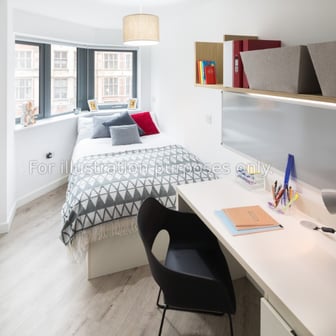 Deluxe 2 Bedroom Flat - Image 1