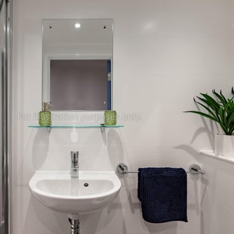 Penthouse 2 Bed Apartment - Image 5