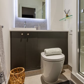 One Bed Apartment - Image 6