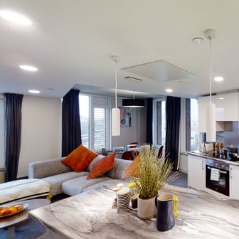 Gold En-suite - Image 14