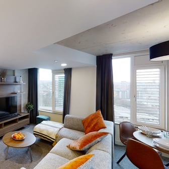 Gold En-suite - Image 17