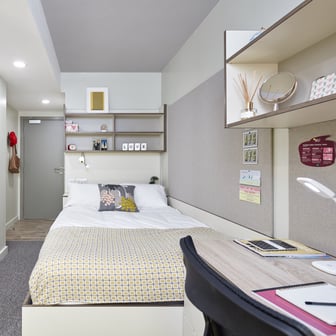 Silver En-suite - Image 3