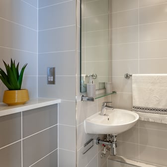 Standard Ensuite - Image 7