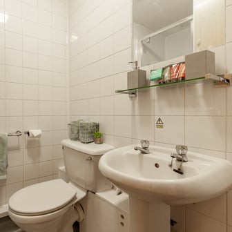 Platinum Ensuite - Image 7