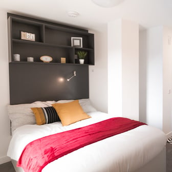 Gold Ensuite - Image 1