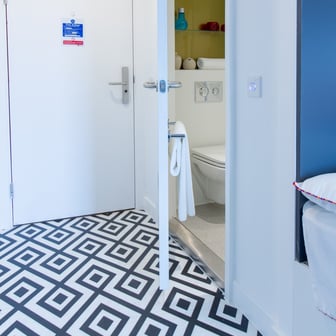 Silver En-suite (Low Fl) - Image 4