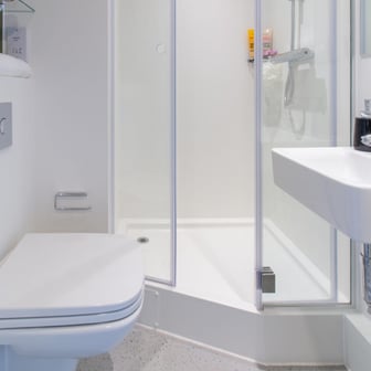 Silver En-suite (Mid Floor) - Image 4