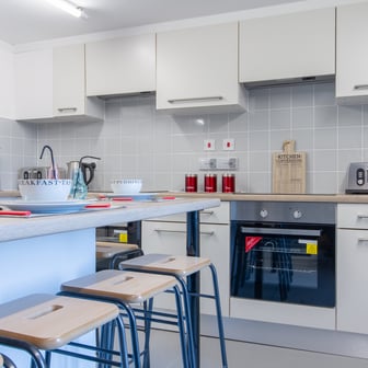 Silver En-suite (Mid Floor) - Image 6