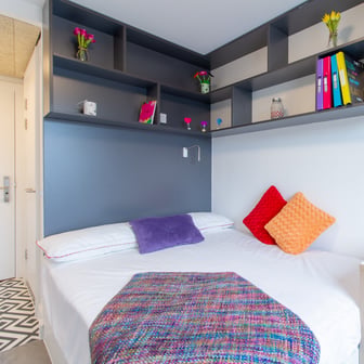 Silver En-suite (Mid Floor) - Image 2