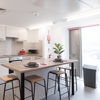 Silver En-suite (Mid Floor) - Image 7