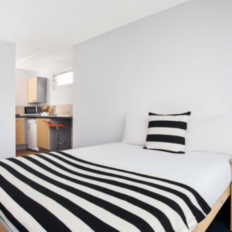 Premium One Bedroom Flat - Image 1
