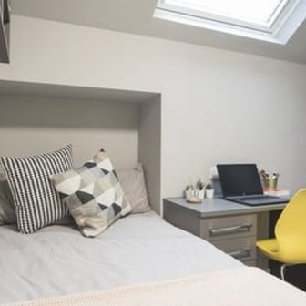 Premium Loft Ensuite - Image 1