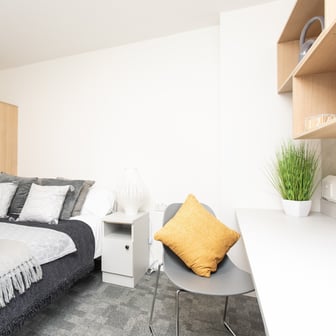 Deluxe Ensuite - Image 2