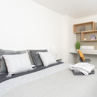 Deluxe Ensuite - Image 6