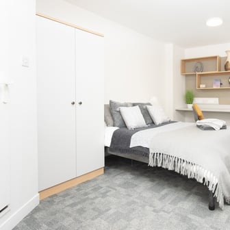 Deluxe Ensuite - Image 1