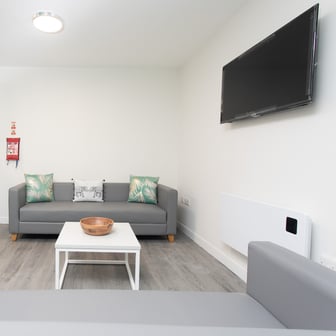Deluxe Ensuite - Image 11