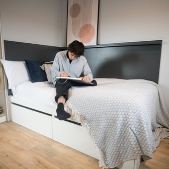 Large Premium En Suite - Image 2