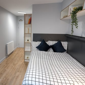 Deluxe Plus En Suite - Image 2