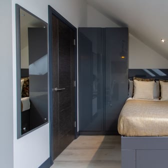 Executive Studio Plus - Image 1