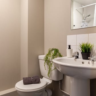 Classic Ensuite - Image 5