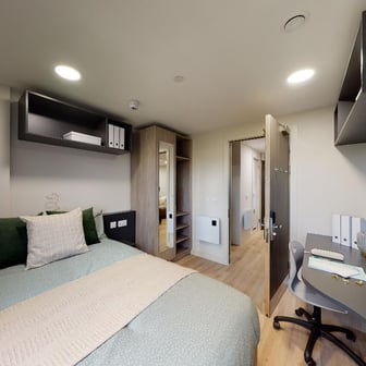 2 Bed Apartment - Image 1
